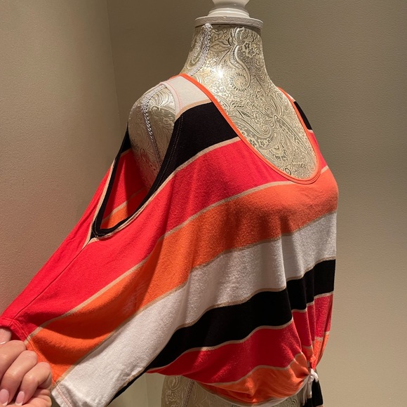 BEBE WOMENS STRIPED COLD SHOULDER TOP SIZE SMALL CORAL BLACK WHITE TEE - Picture 2 of 11